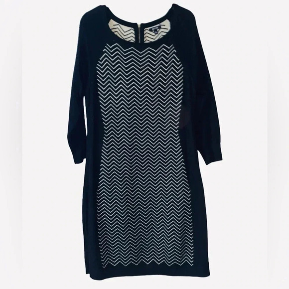 Apt 9 Black and Gold Zigzag Patterned Sweater Dress Size L, 3/4 Sleeves - Picture 2 of 6